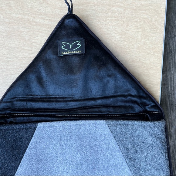 Baabaazuzu Upcycled Wool Pouch Tote Case Bag - Picture 12 of 15